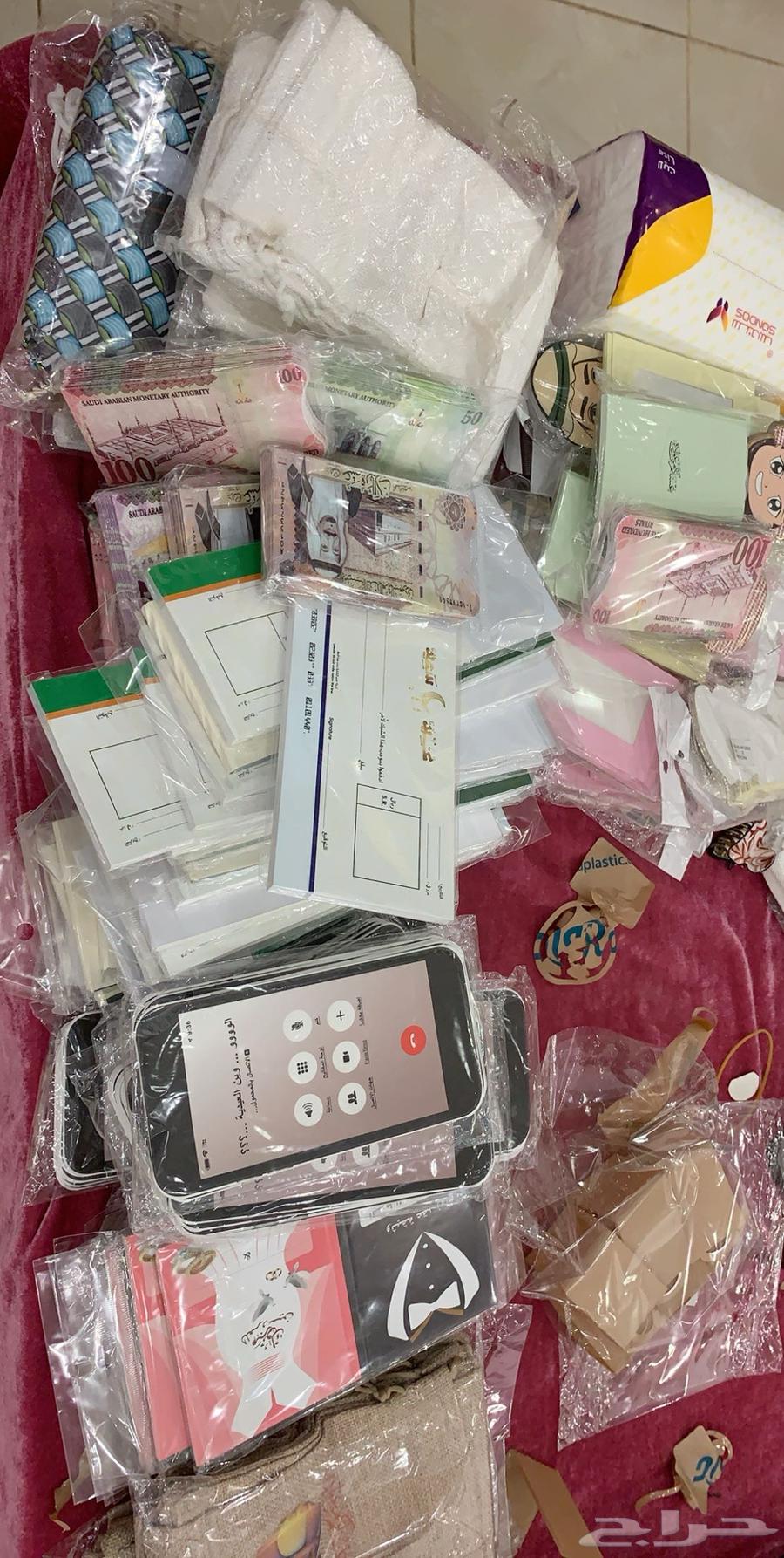 بضاعة مكتبه وارفف محل للبيع64548196615811114