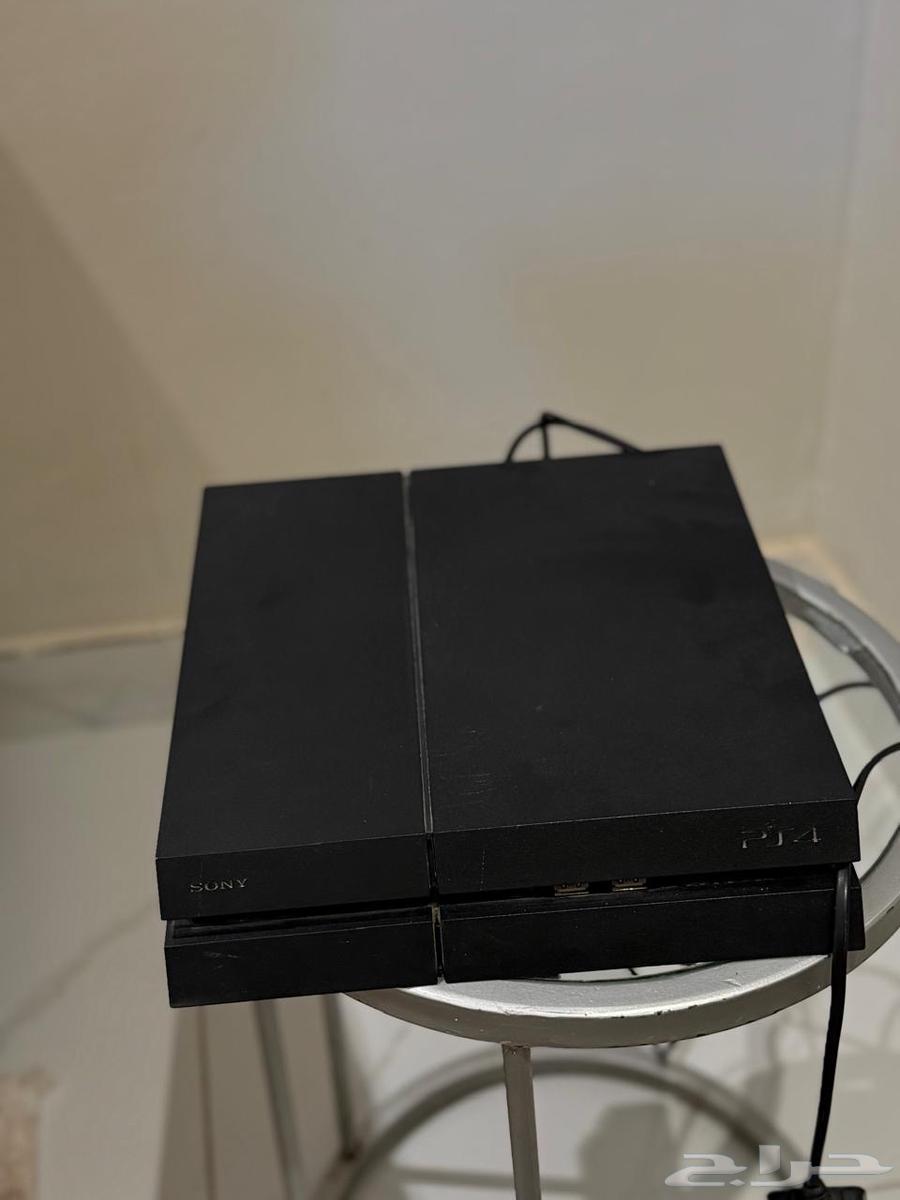 بلايستيشن 4 سوني 4 مستعمل للبيع .64546943419906110