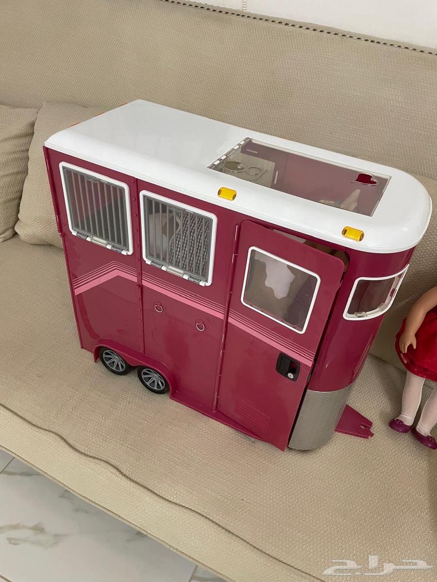 دمية مع ملحقاتها64546330869251112