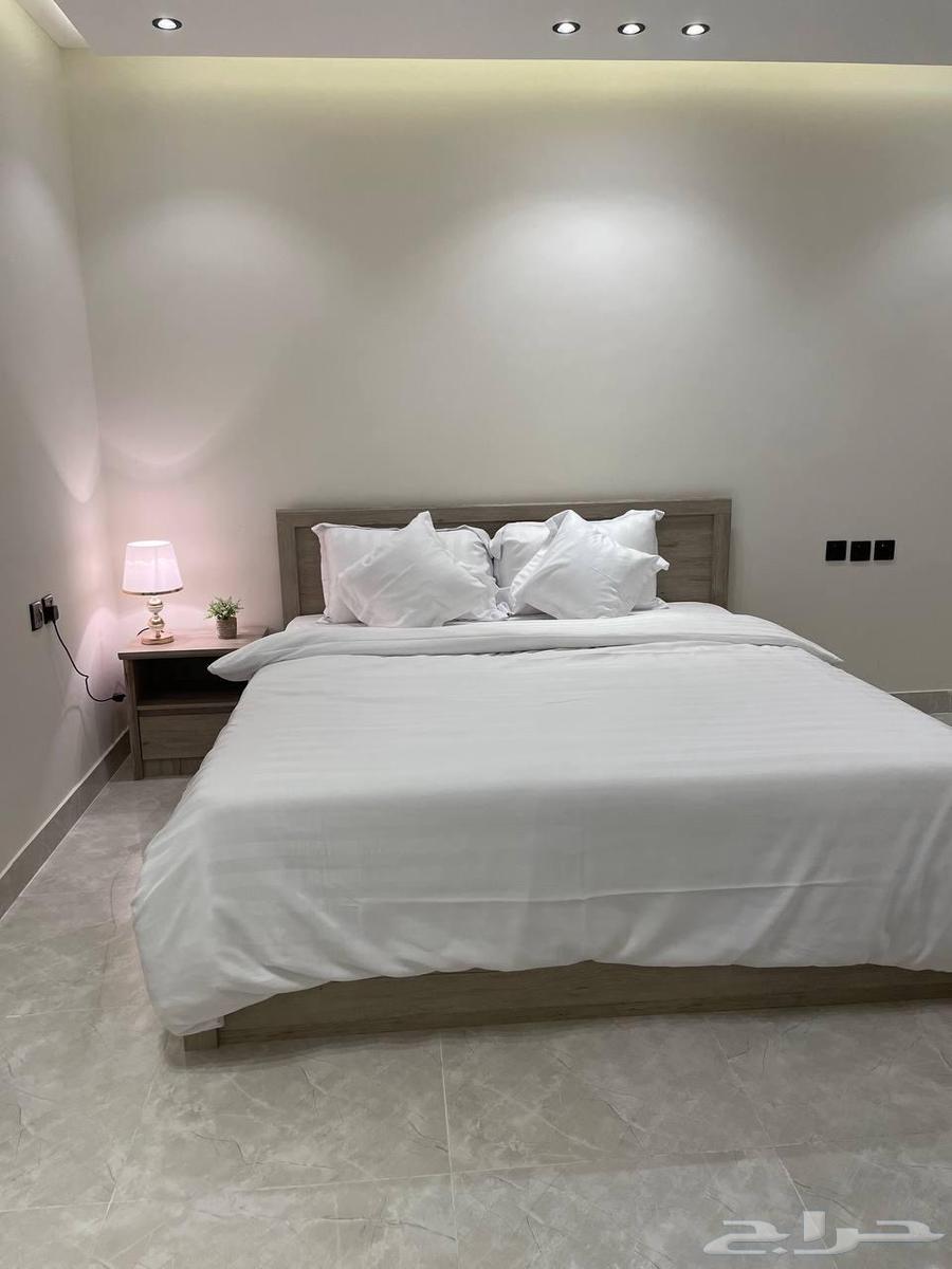 سرير نفرين للبيع مع طقمين مفرش64553214760194110