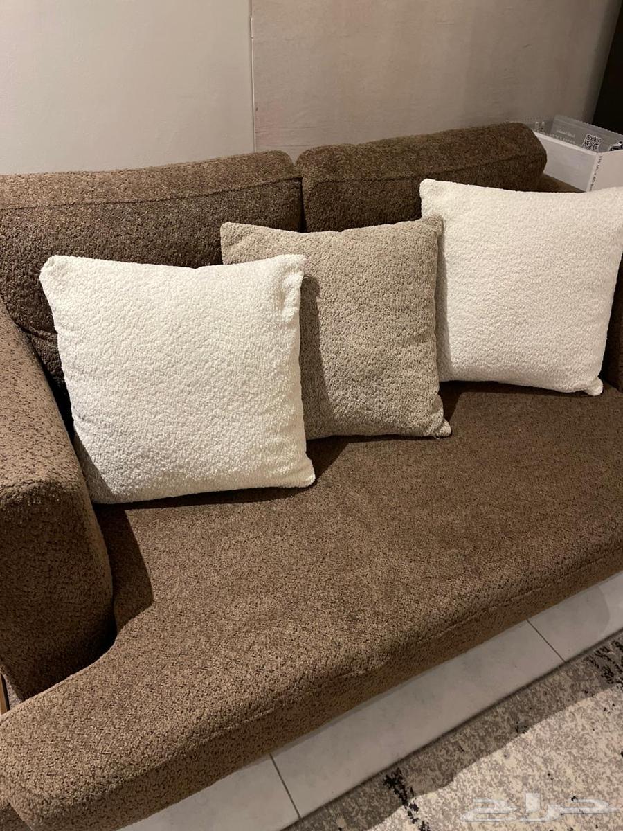 طقم كنب ثلاث قطع مستخدم ونظيف بزوايا خشب64547972613762113