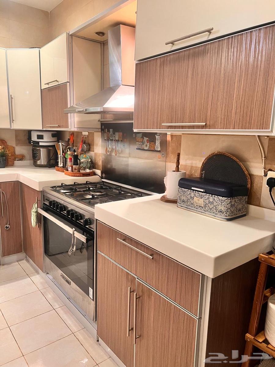 مطبخ كامل ونظيف للبيع معاه بوتجاز وغسالة صحون وشفاط وفريز64550859733250112