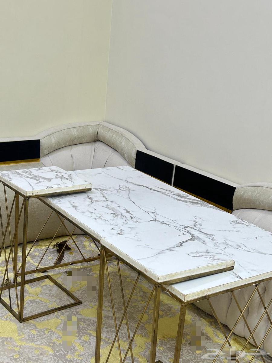 Table with four service tables64543761594498111