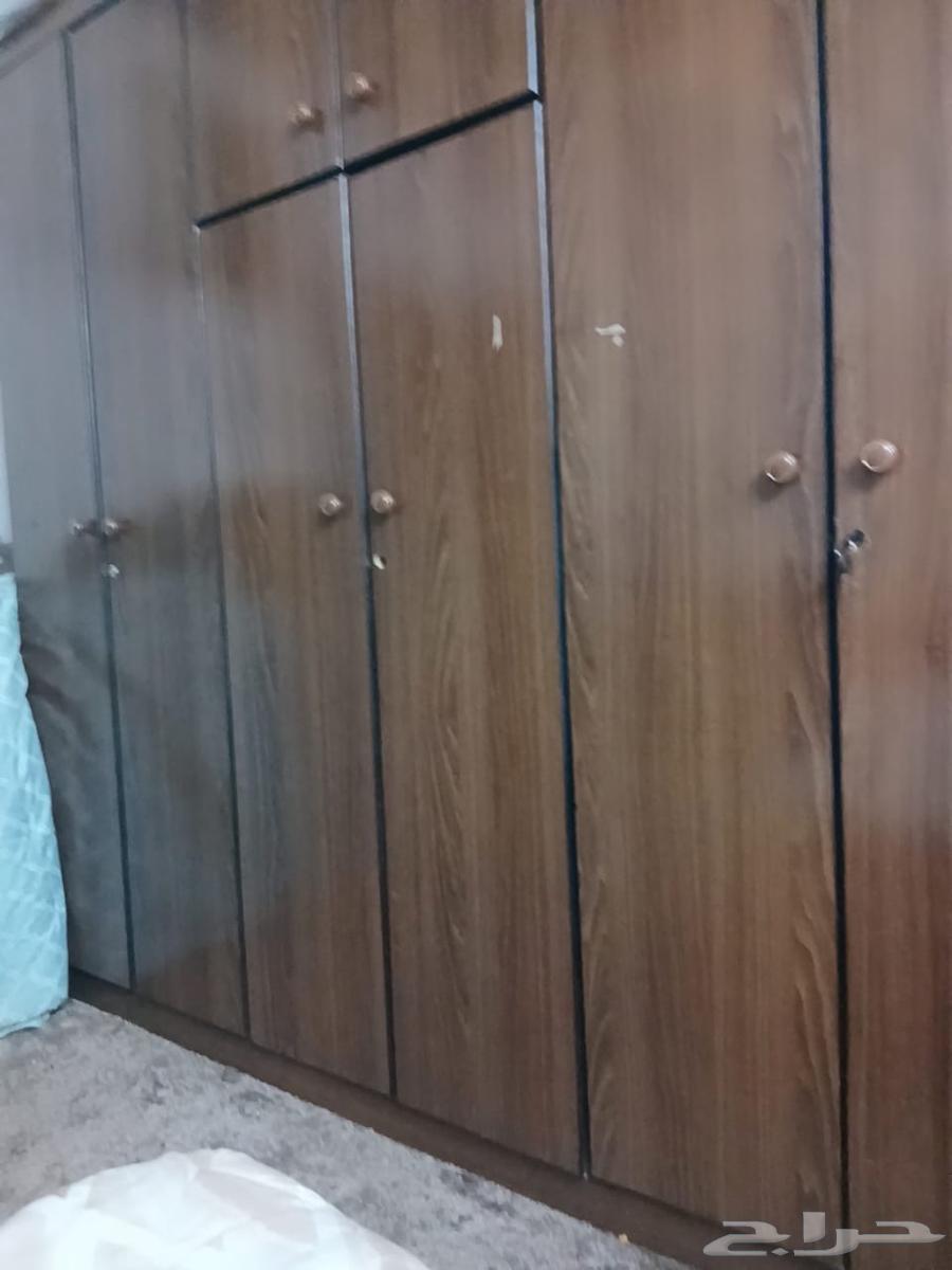 Old teapots, jugs, and tamriyas and a bedroom.64549769211265113