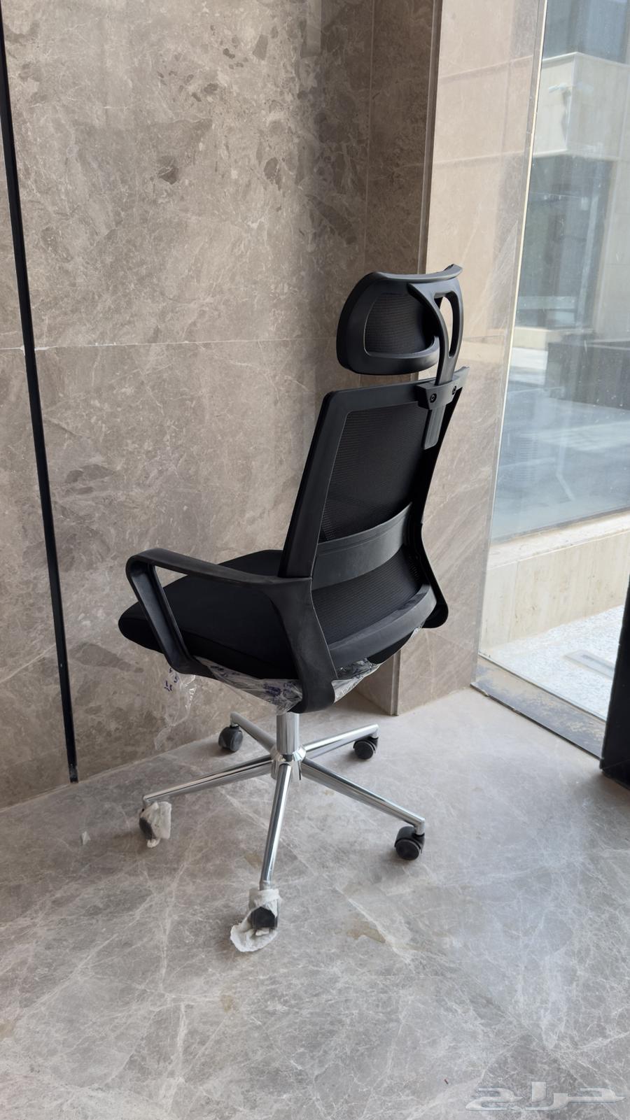 Office chairs available in quantity64556819666049111