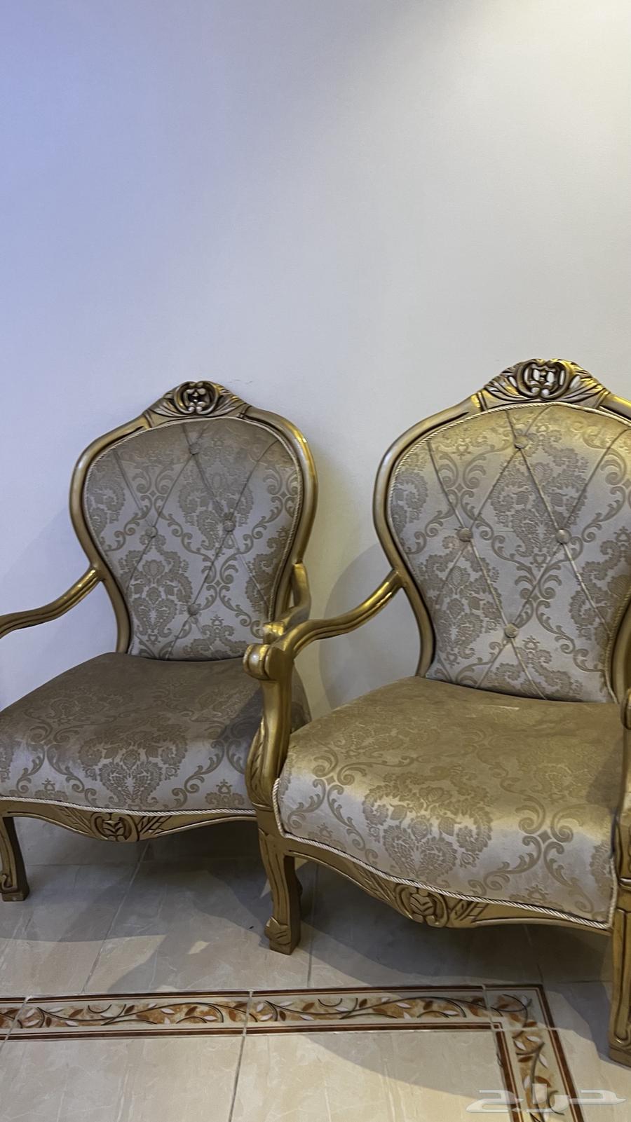 كنب 5 قطع نظيف وطاوله64560332902402110