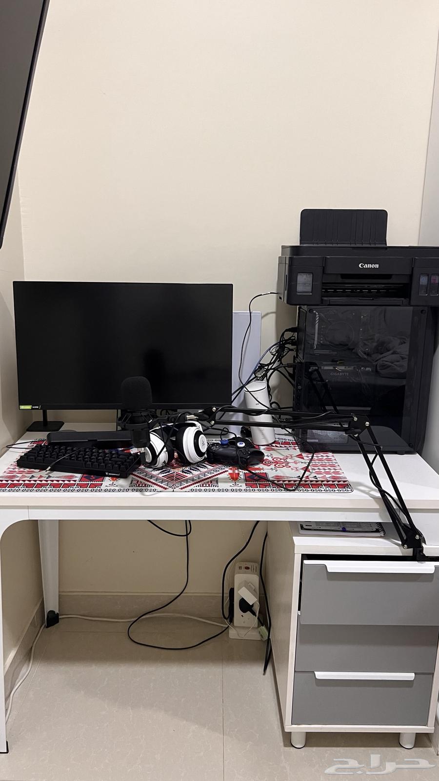 Clean table for 25064557907191938110