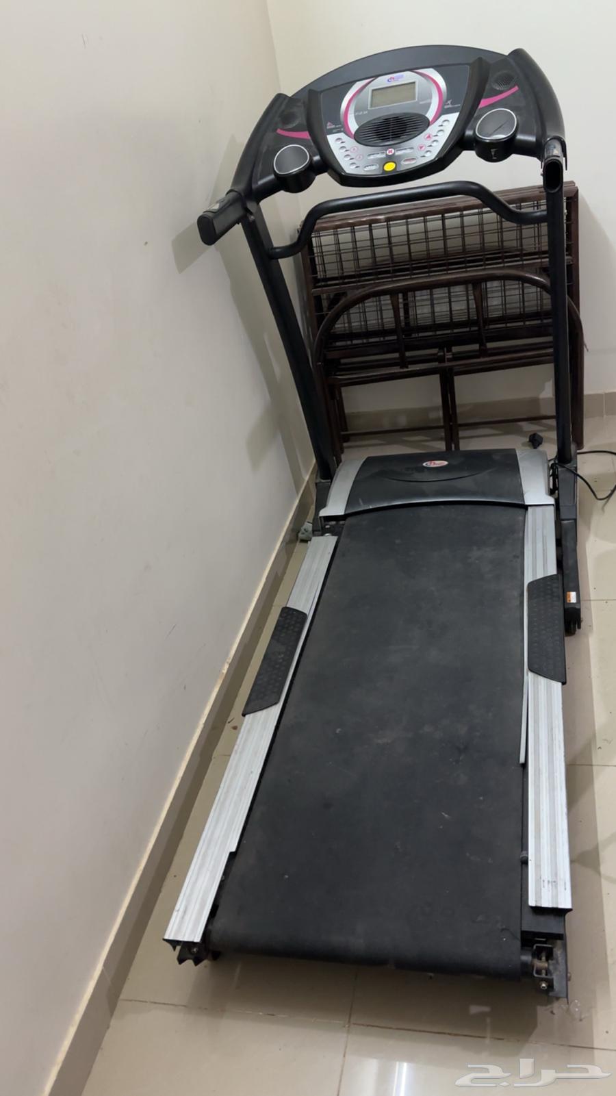 Abdominal Exercise Machine and Treadmill64554440815362111