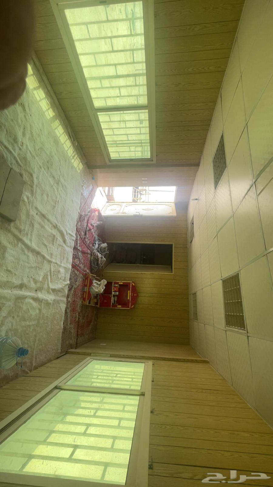 Neat and clean64555390142723110