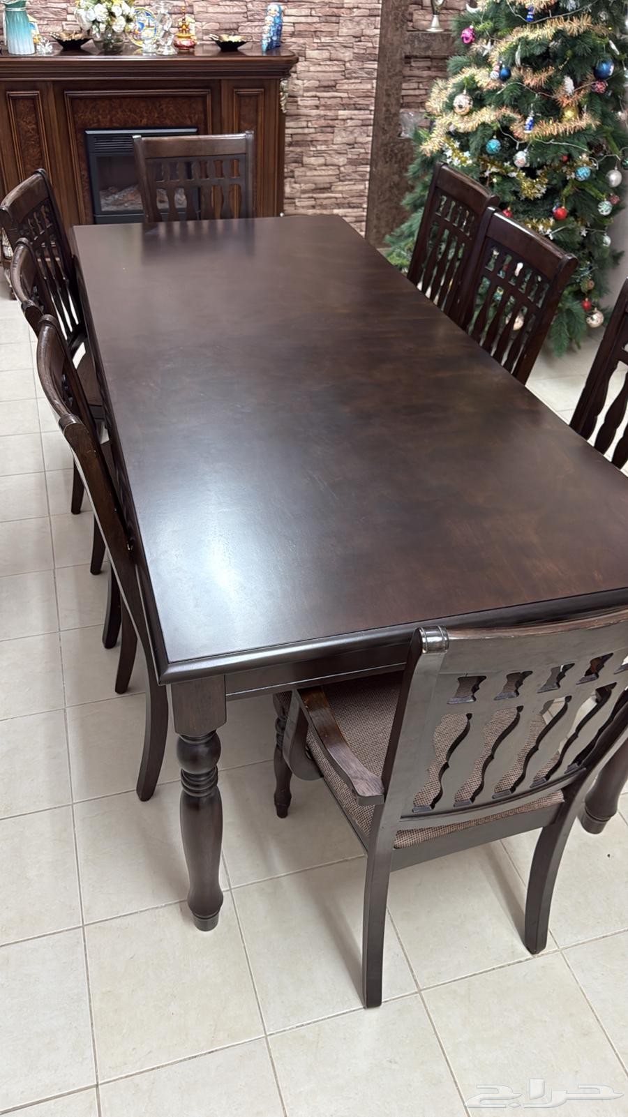 Dining table for 8 for sale at a symbolic price64559492192259110