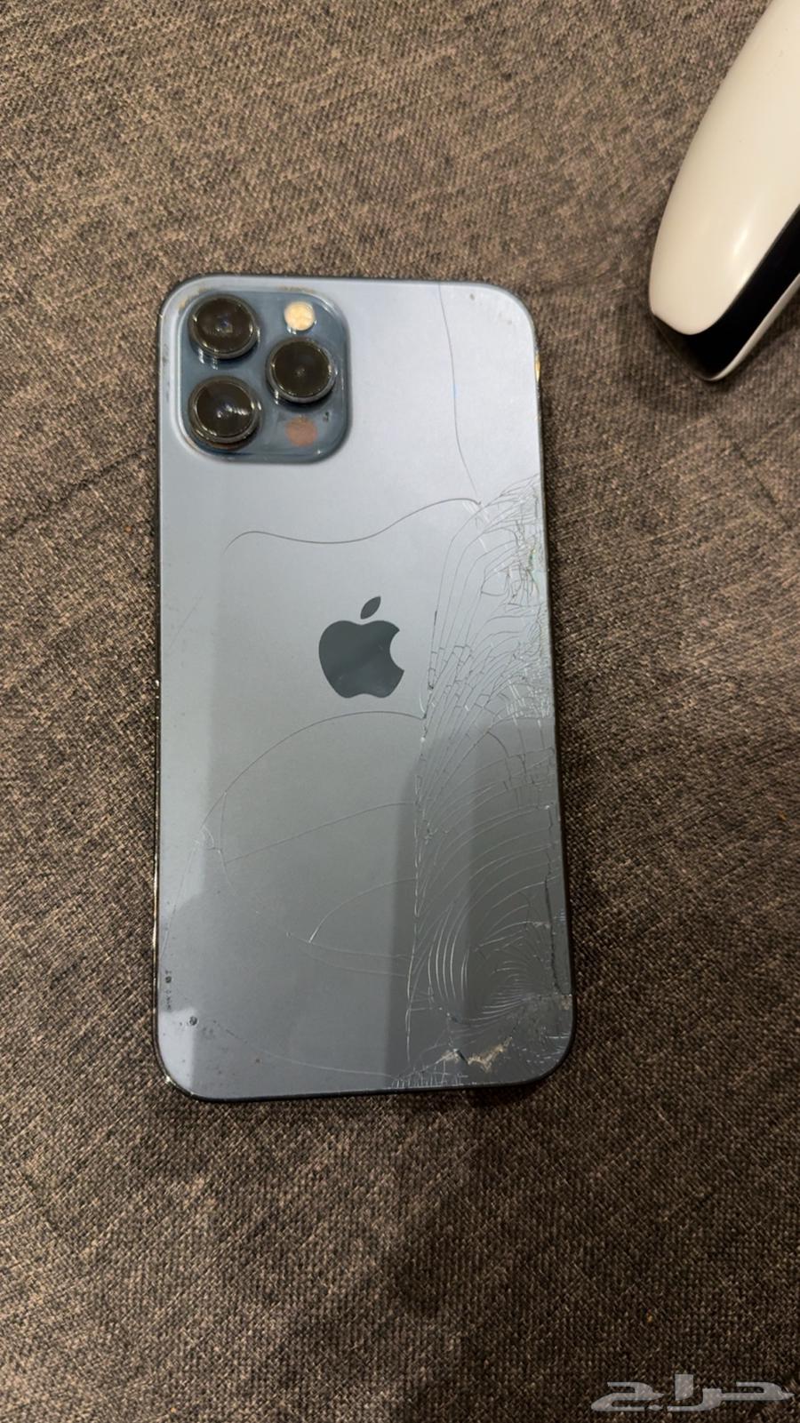 ايفون 12 الشاشه مغيره وخلفية الجوال متشعره والجوال شغال64556553966594110