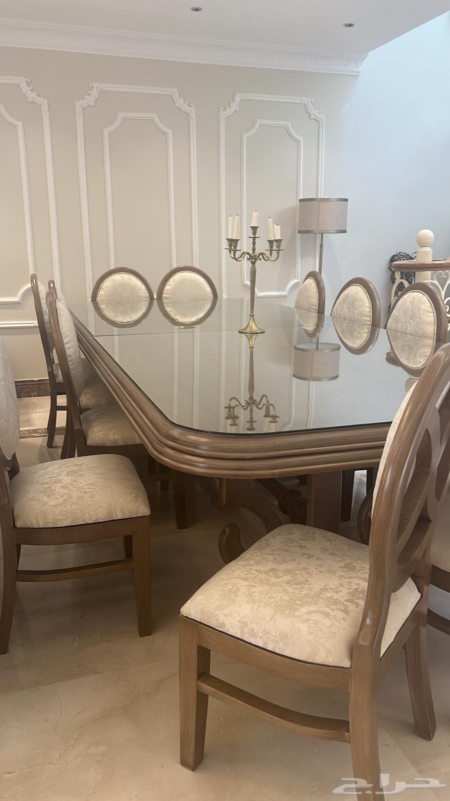 طاولة طعام للبيع64554034518019110