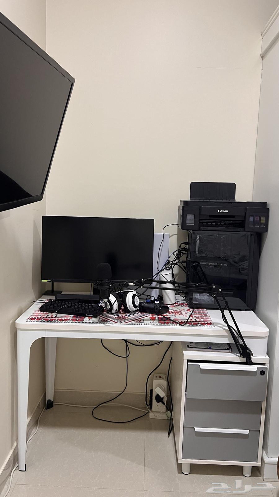 Clean table for 25064557907191938111