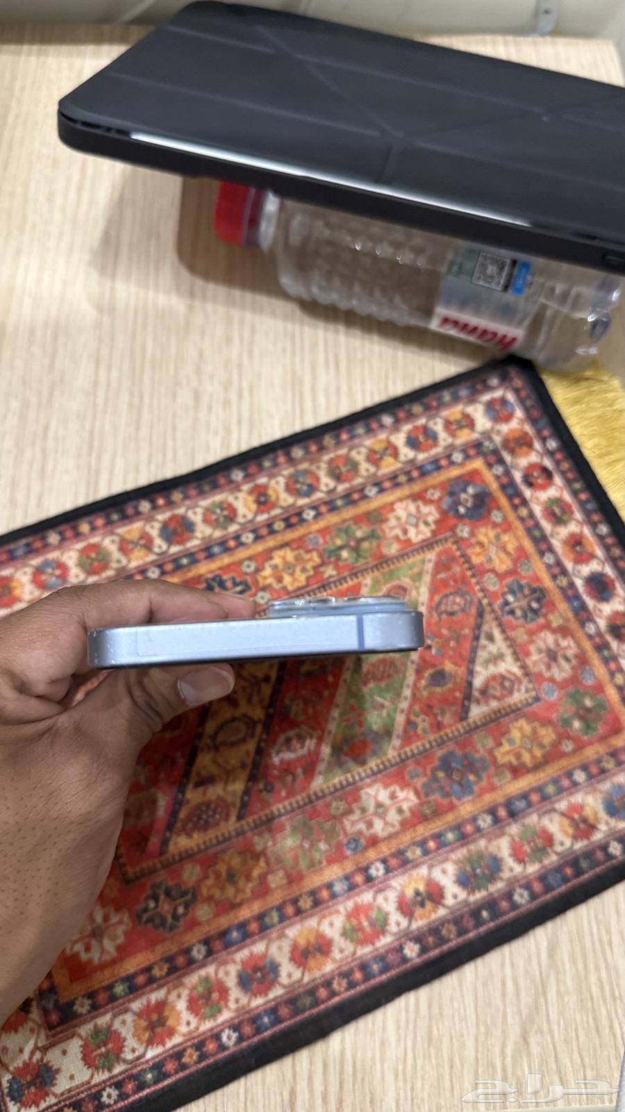 iPhone 1464553468177794113