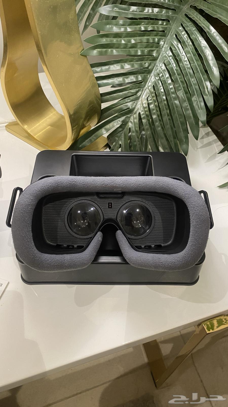 نظاره الواقع الافتراضي GEAR VR with controller64559604036994112