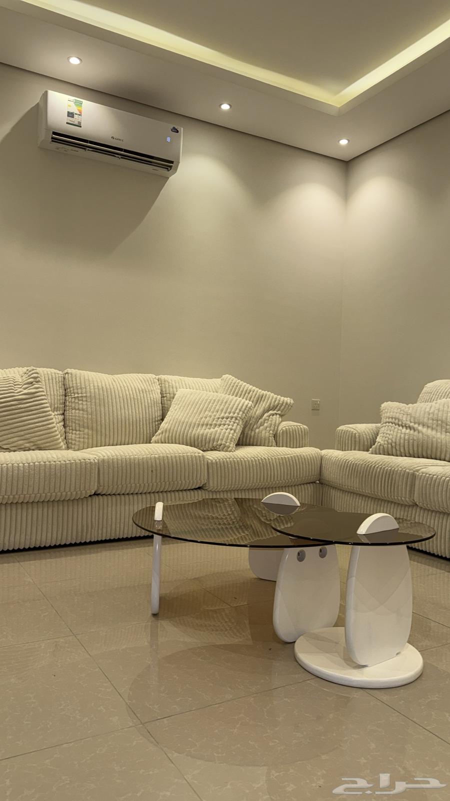 طاولة صالة جديده64558794568065110