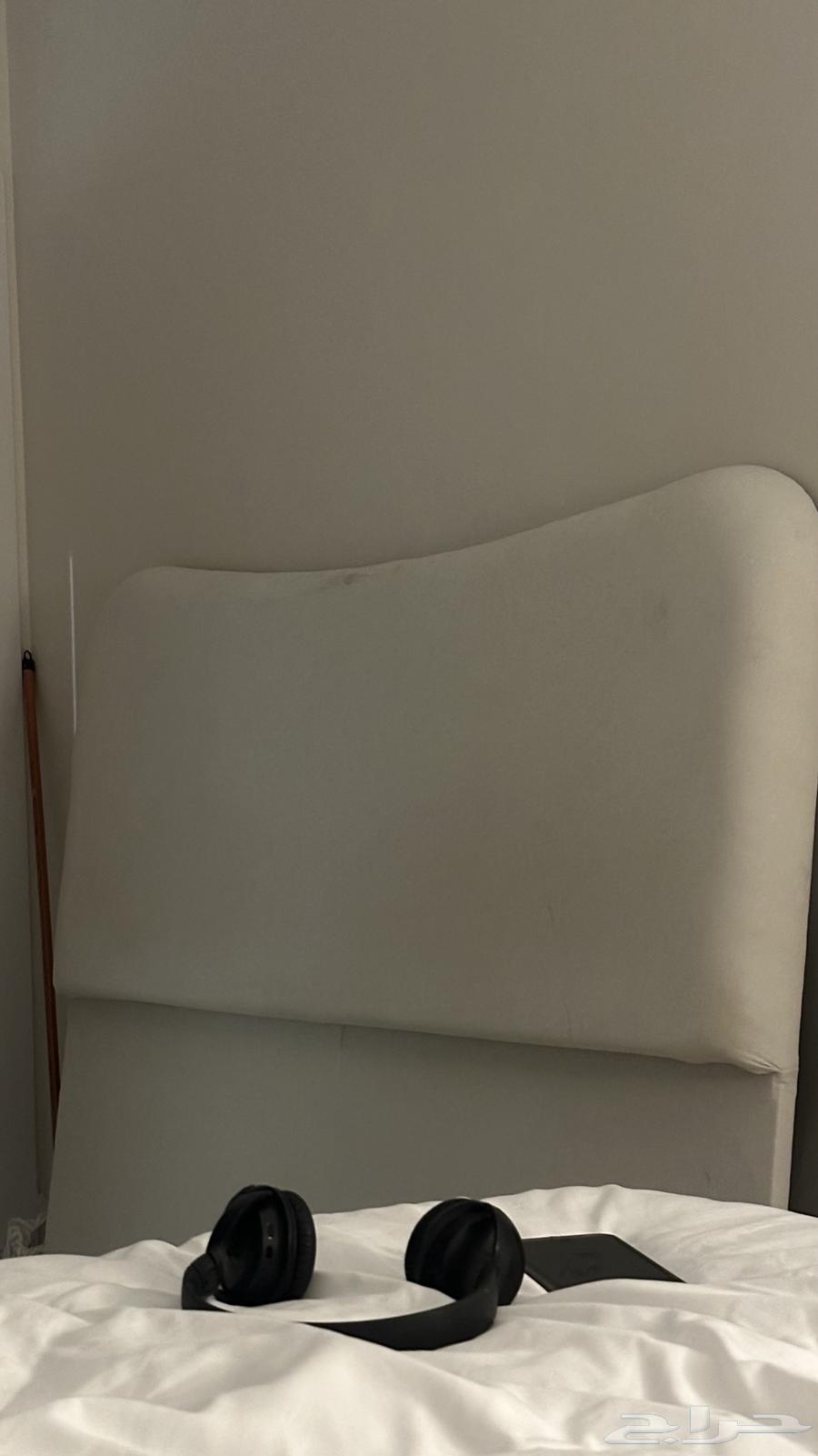 A new double bed backrest appeared64560916909186111