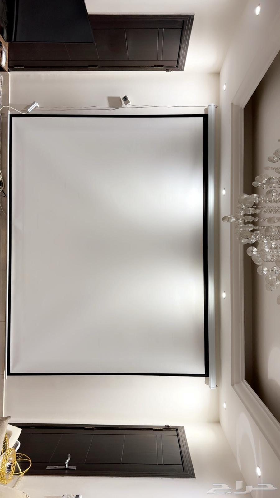 بيع مستعجل شاشة عرض برجكتر كهربائية64554356809730110