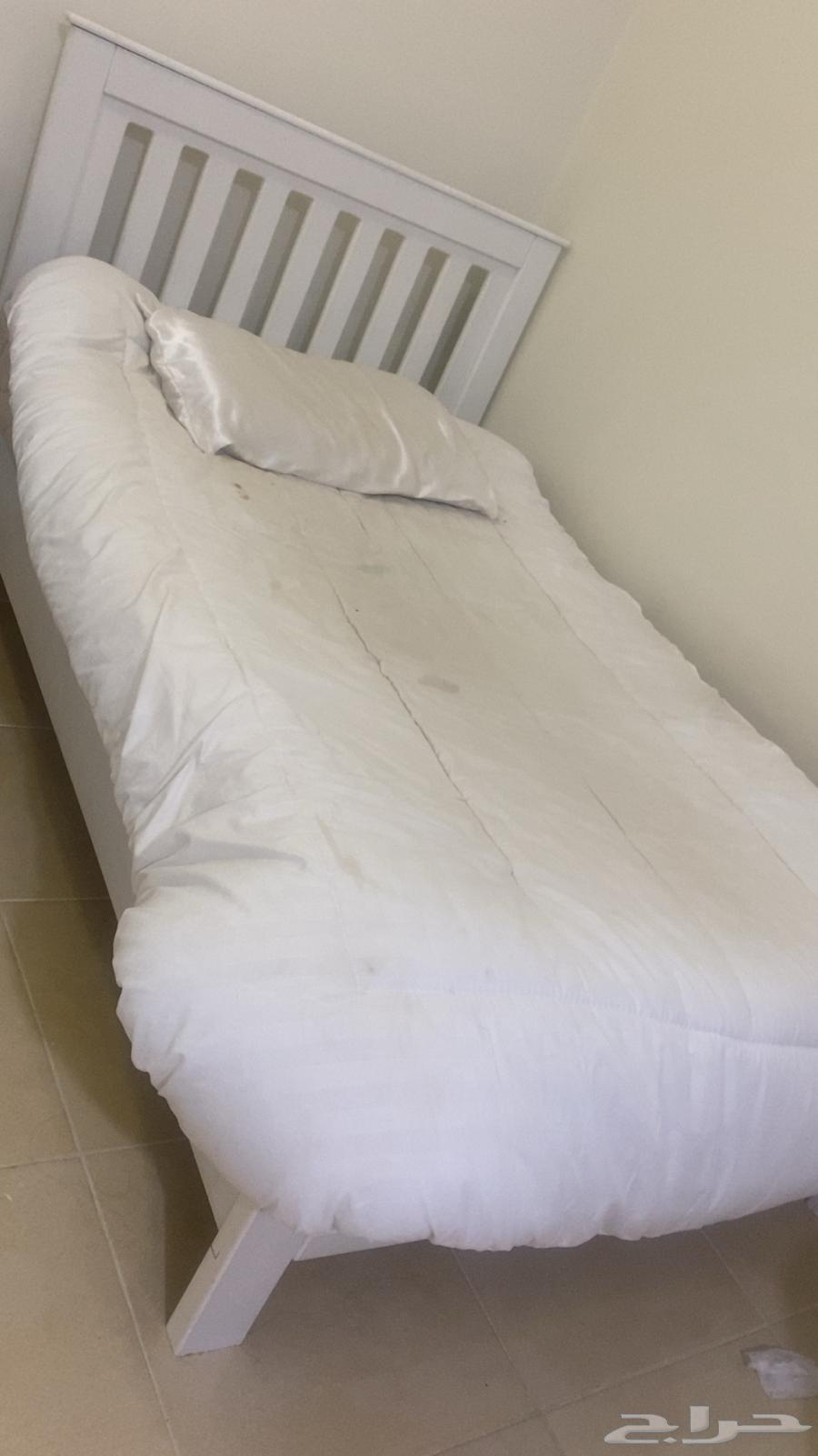 سريرين نفر ونص مع المرتبه بحاله جيده للبيع64559393465345110