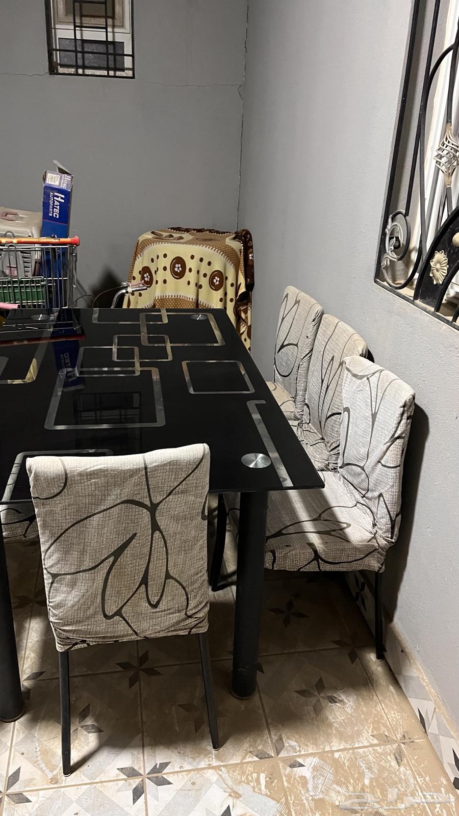 طاوله للبيع64559897345665111