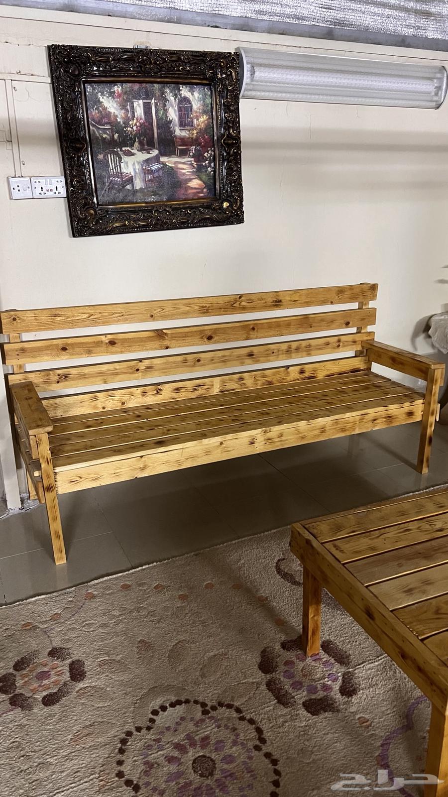 كراسي خشب وطاوله64557586844033114