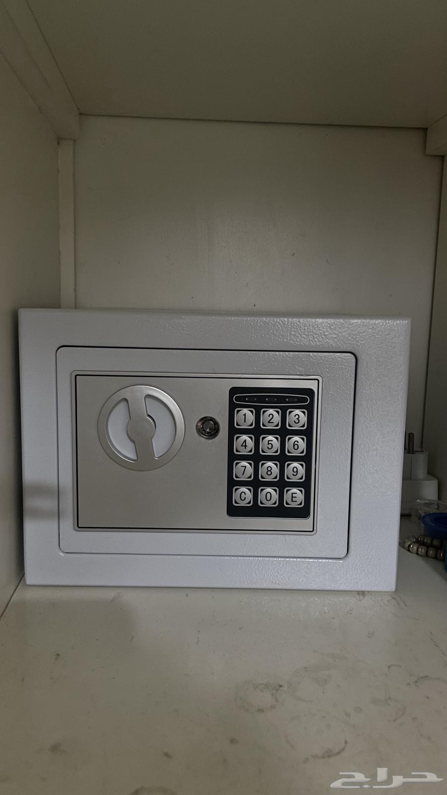 خزنة للبيع صغيره64553412174722110
