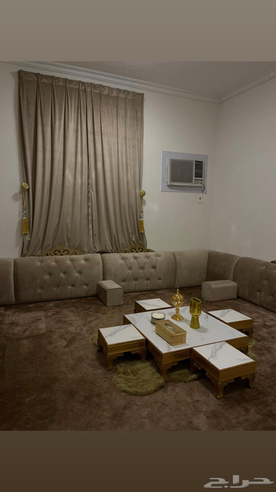 Floor seating64554370764931110