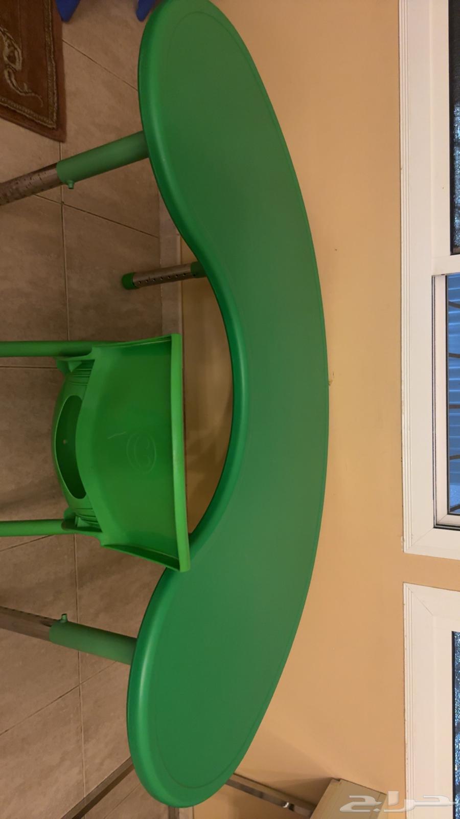 طاولة تعليمية تكفي 6 أطفال مع كرسي نفس اللون64556791624194110