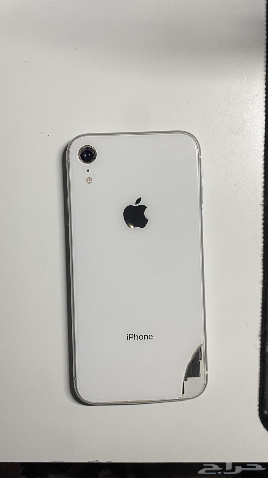 جوال آيفون XR للبيع بس به كسره للزاوية متذر علا سوم64559785578755114