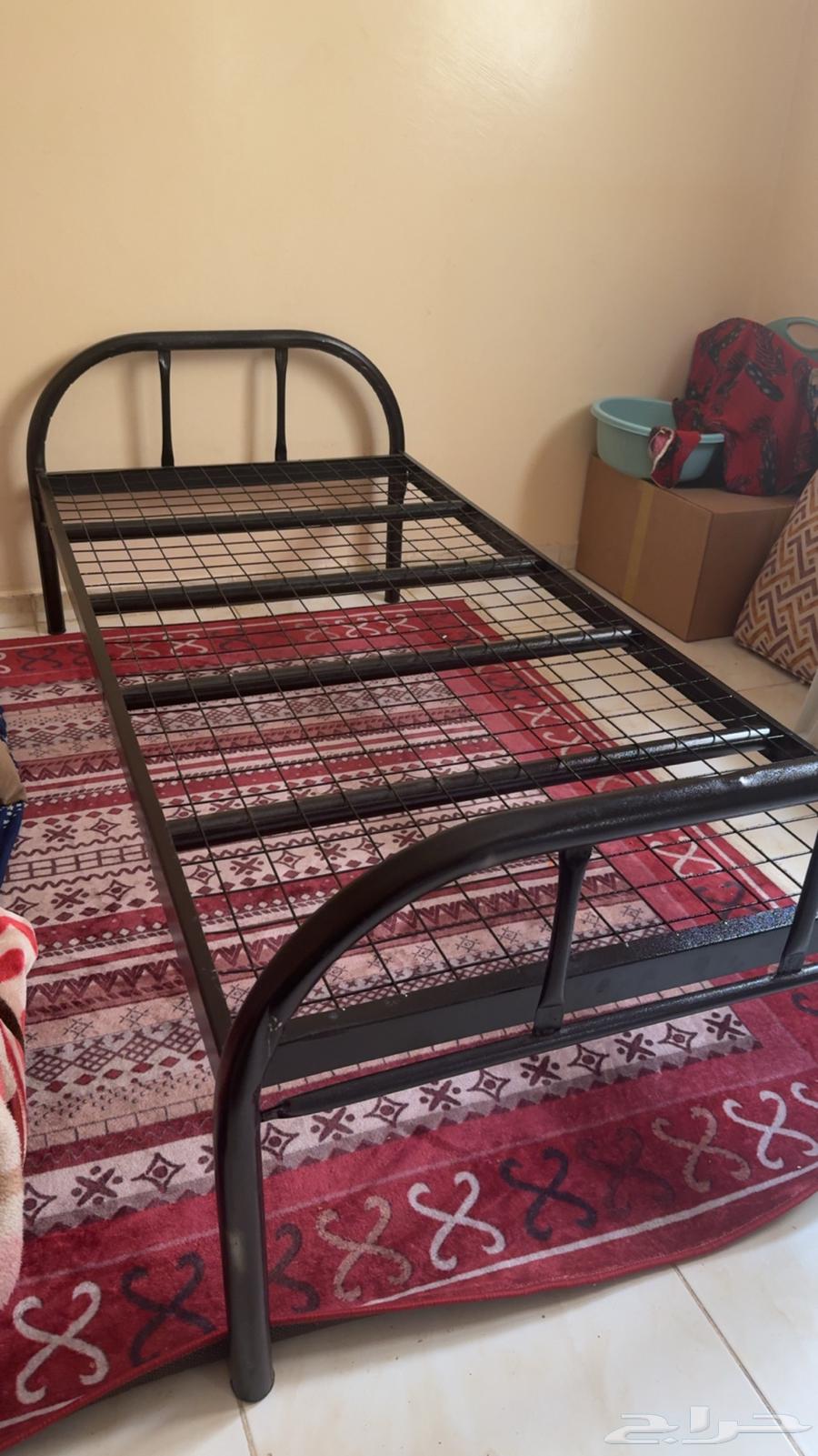 سرير حديد للبيع 15064557071823361110