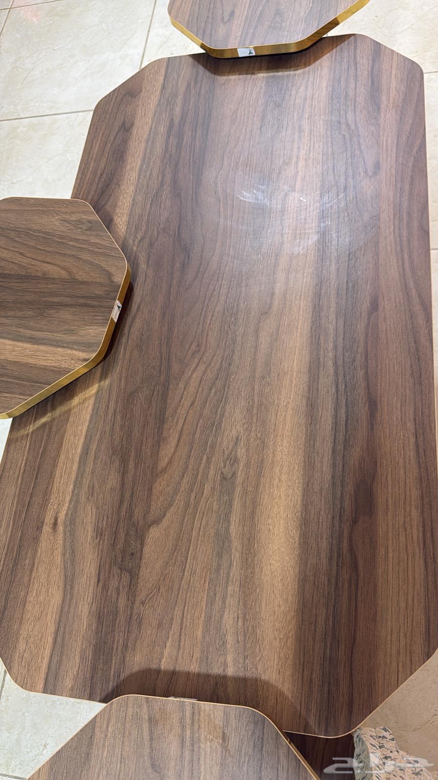 طاولات لون خشبي64562389630209113