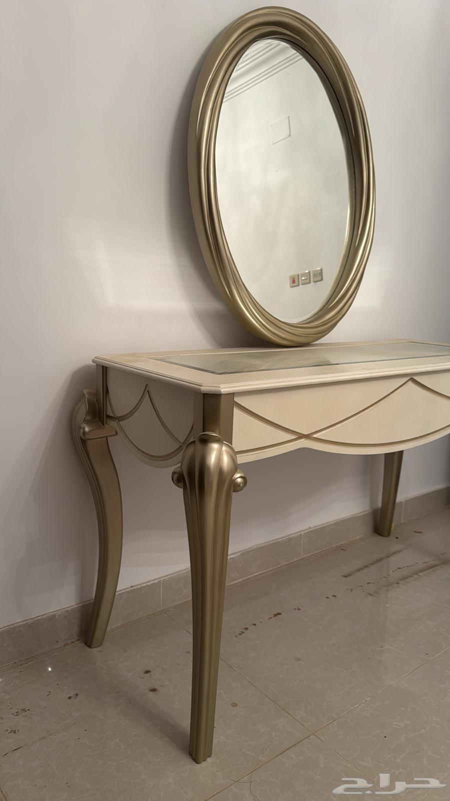 للبيع طاولة مدخل من هوم سنتر جديده64553907232129110