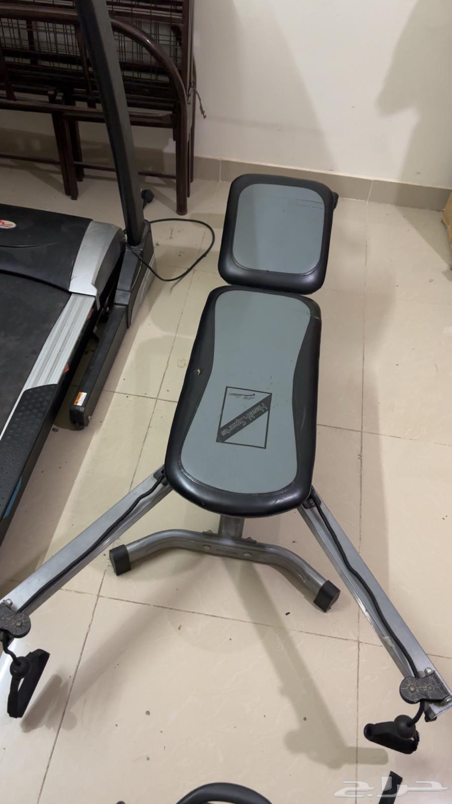 Abdominal Exercise Machine and Treadmill64554440815362110