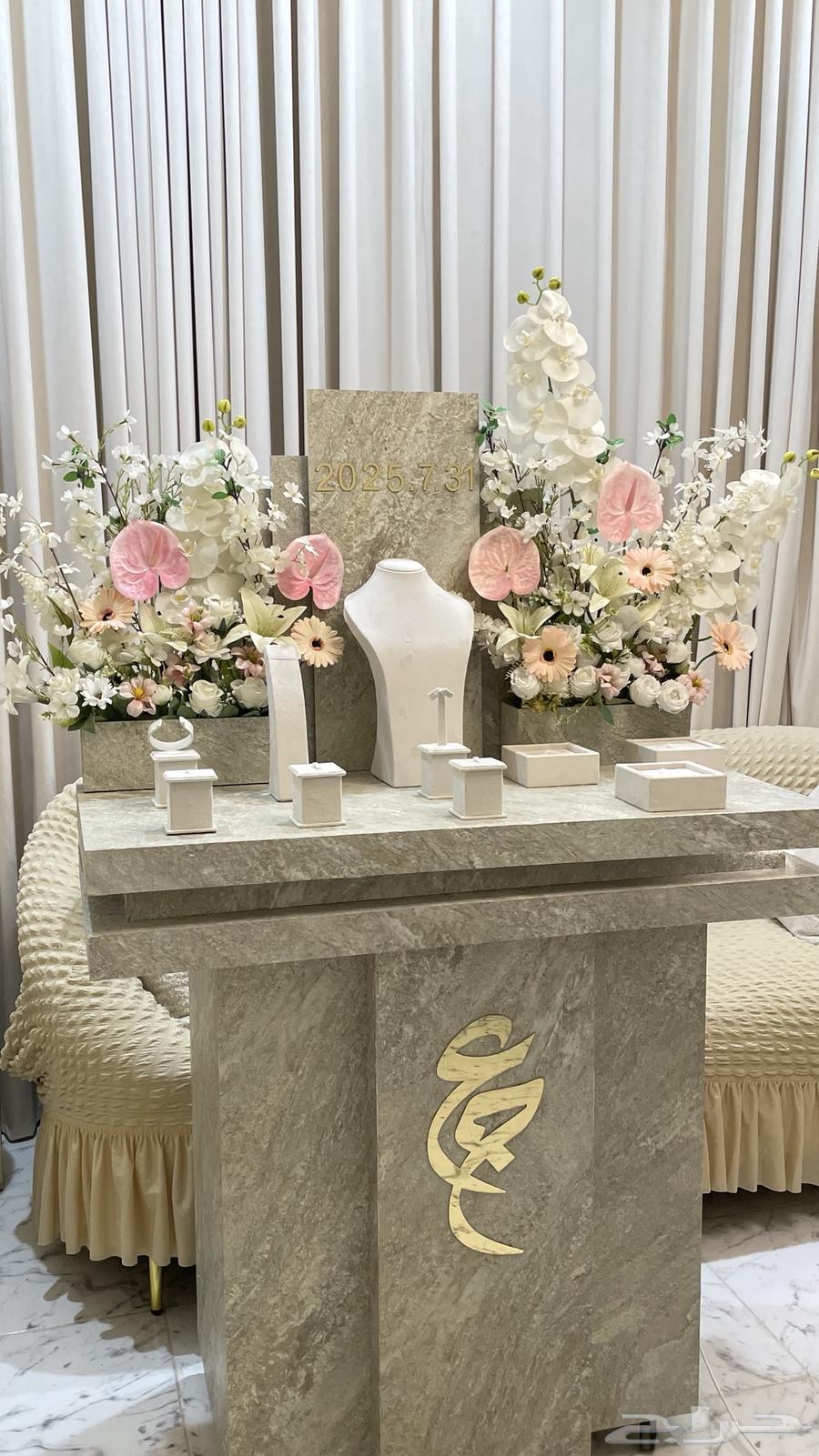 عربية ملكه للبيع 800 ريال64562459685505110