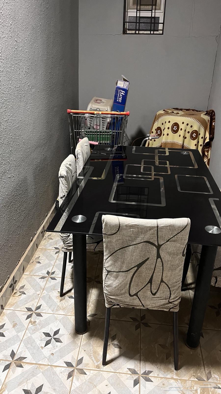 طاوله للبيع64559897345665112