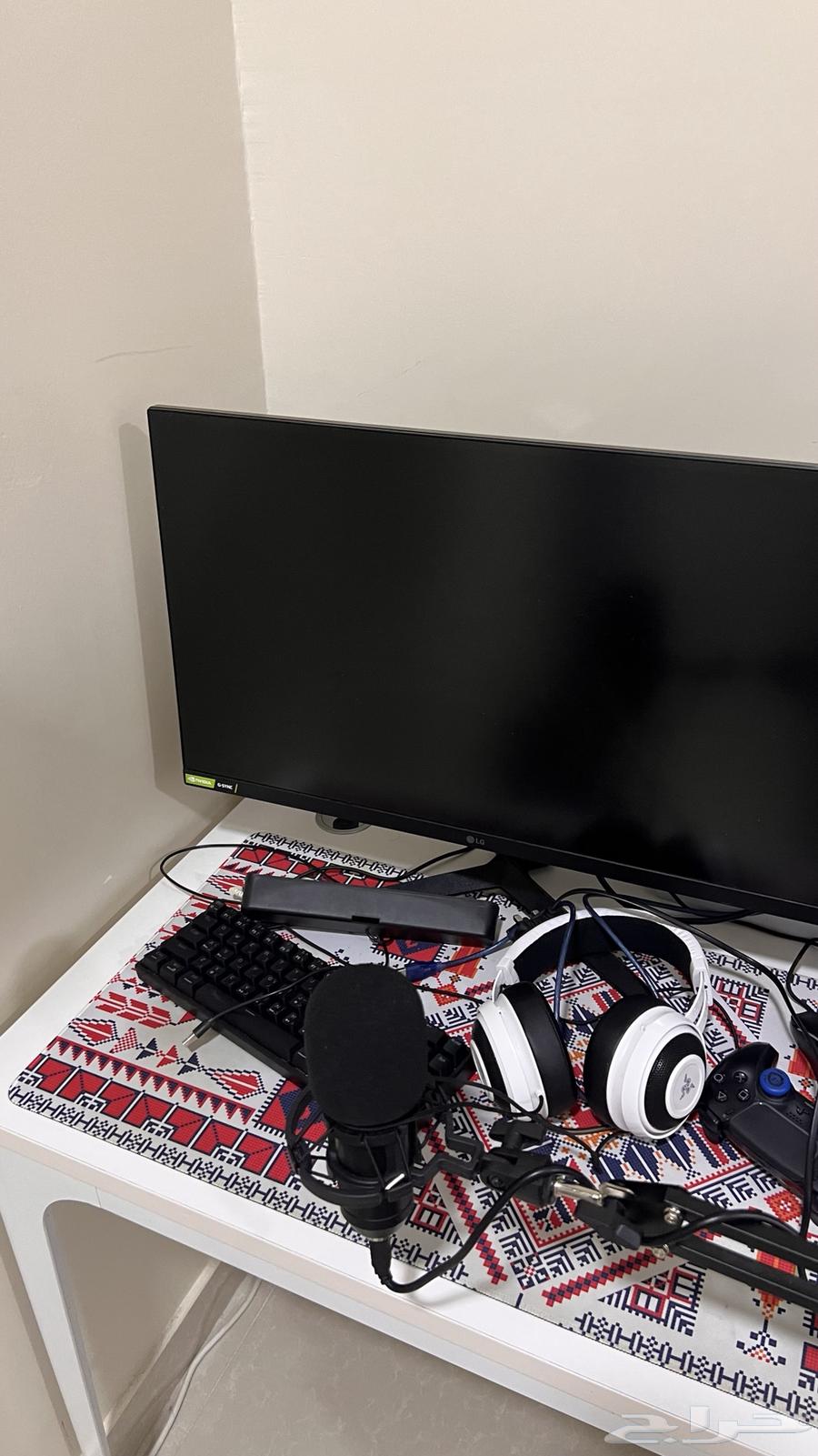 Clean table for 25064557907191938113