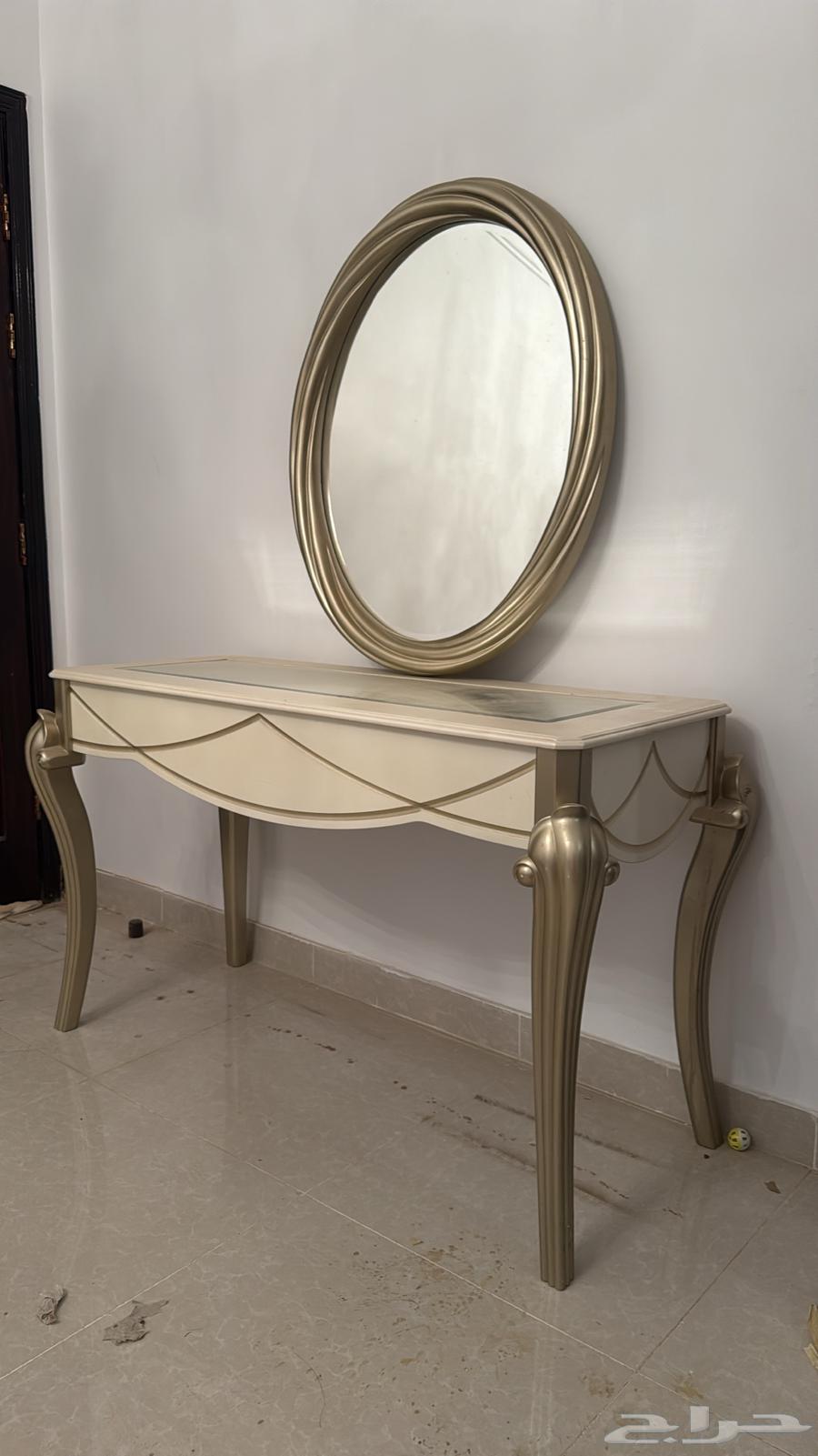 للبيع طاولة مدخل من هوم سنتر جديده64553907232129111