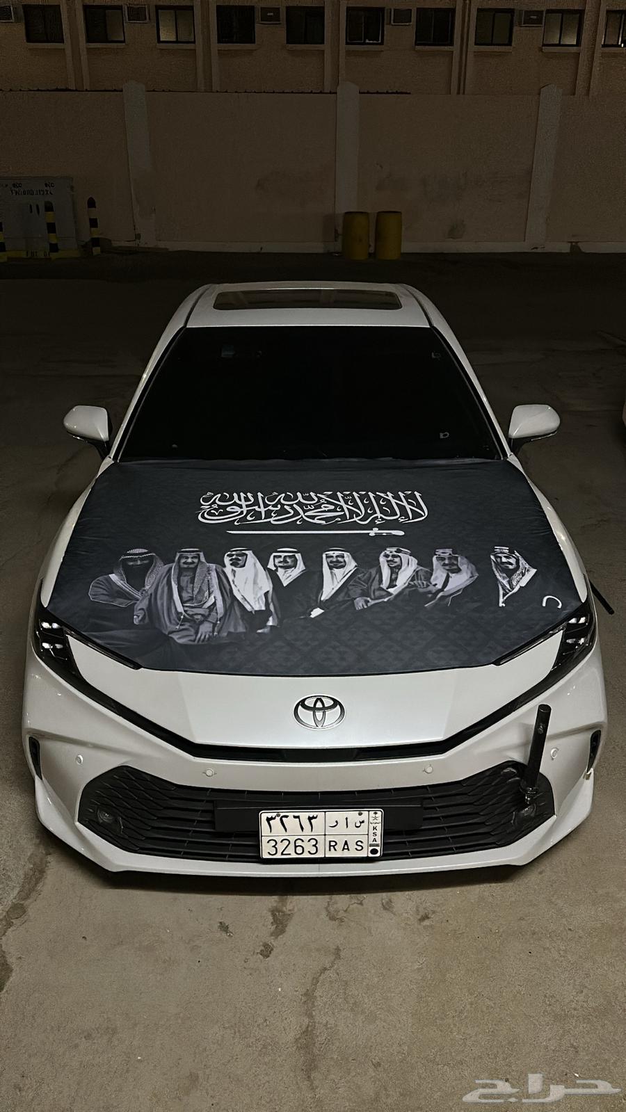 اعلام اليوم الوطني واشكال مختلفة للكبوت64487732522882111