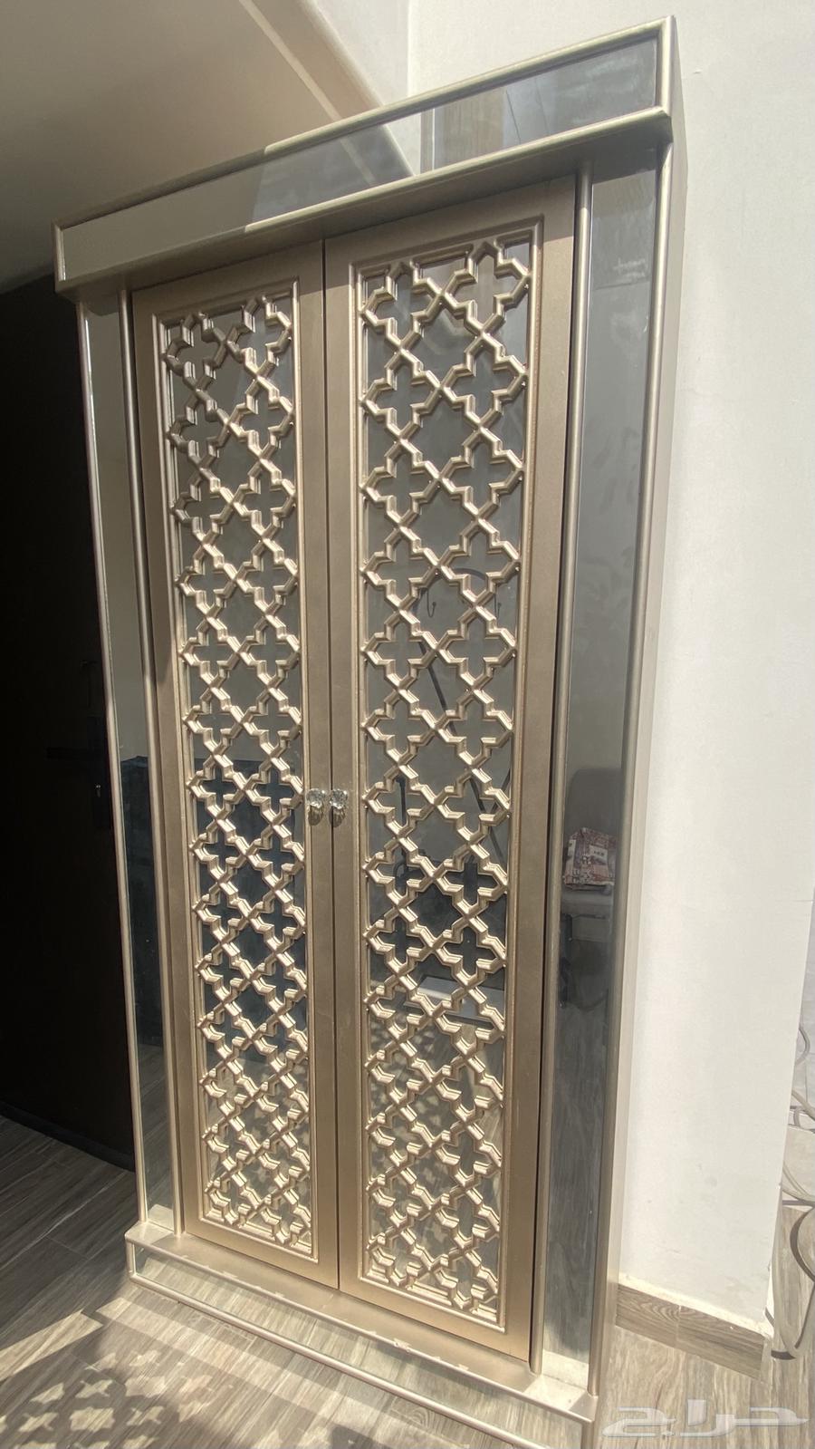 دولاب عبايات استعمال نظيف 40064556042265219110