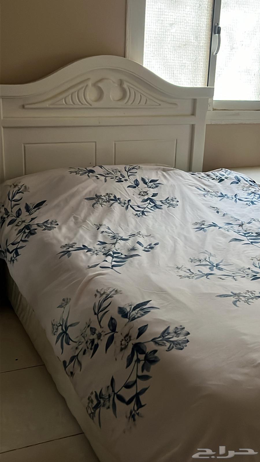 قاعدة سريرين للبيع.64553567440130110