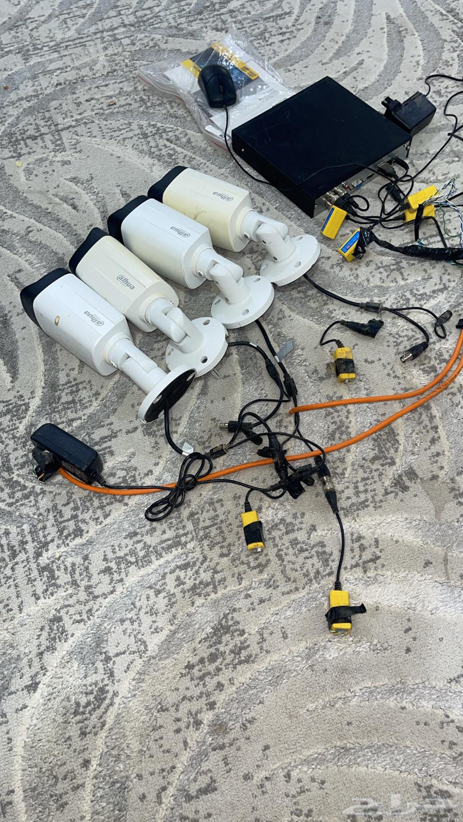 للبيع 4 كاميارات مراقبه جدد استخدام 4 شهور64554426720770111