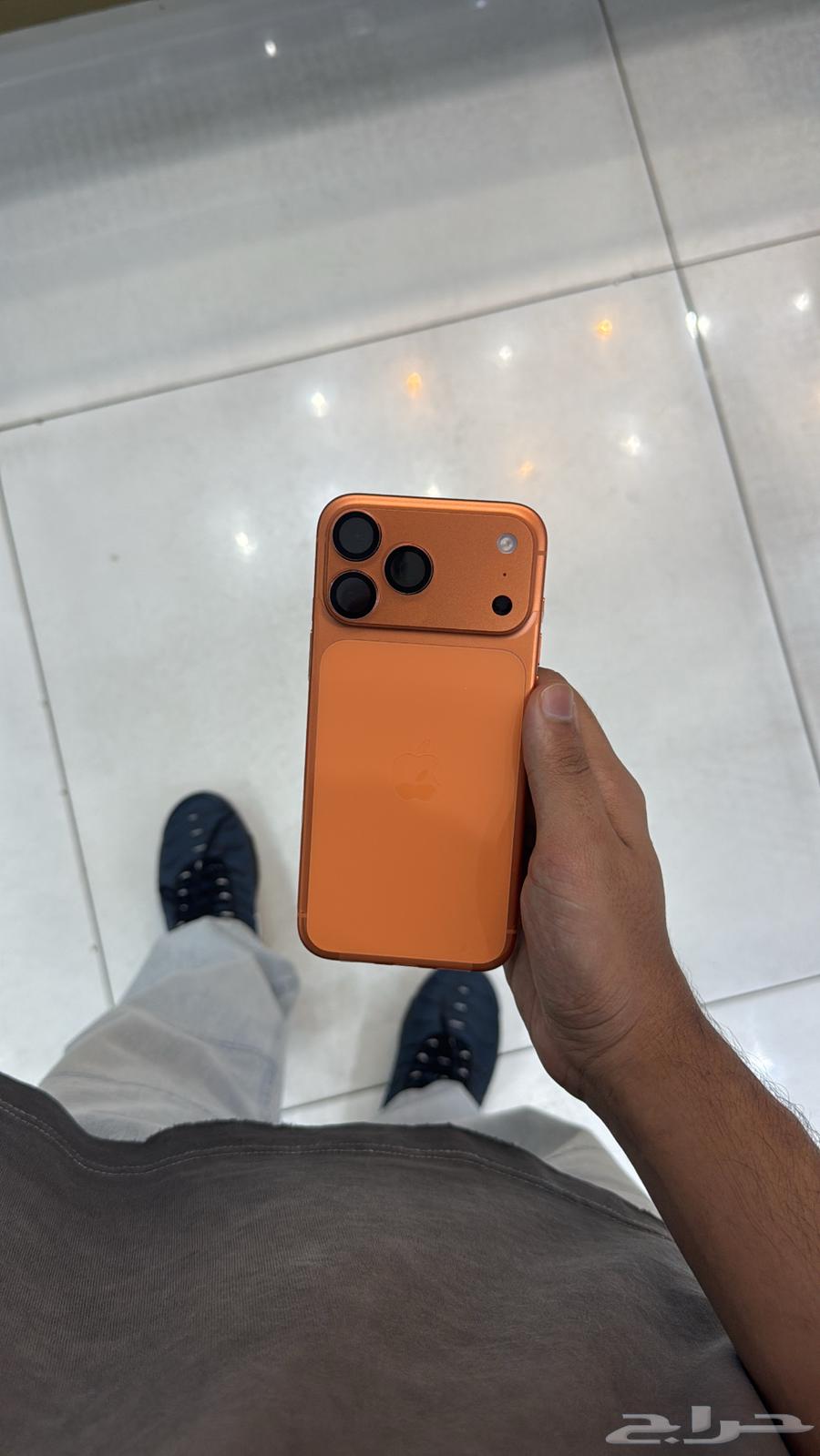 الي عنده ايفون 17 برو ماكس اشتري منك.64554970069379110