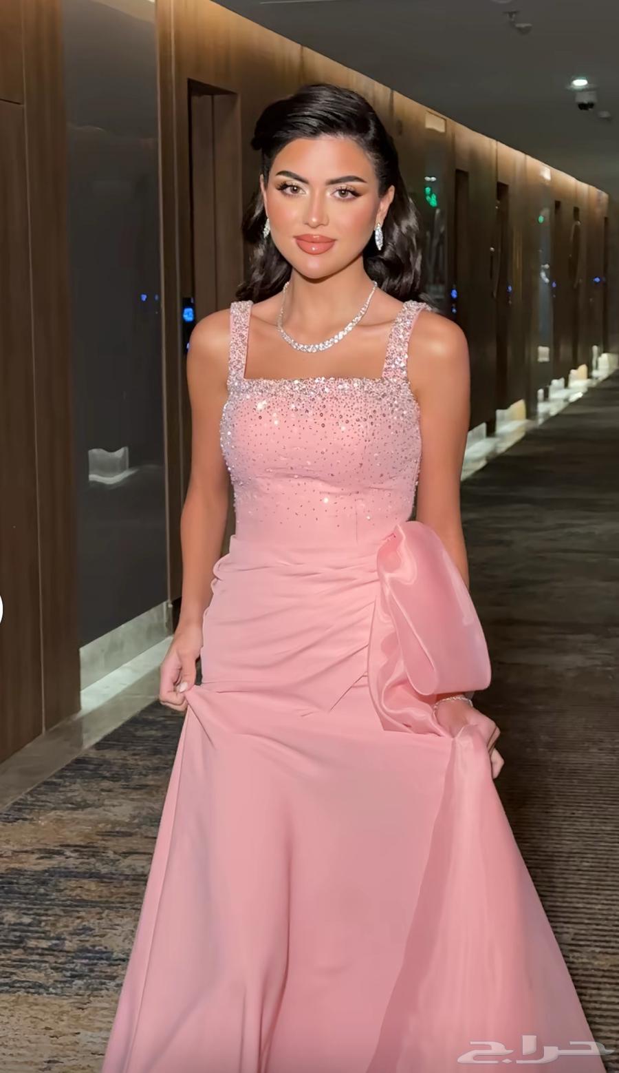 فستان المصممه مزنه السنوسي64555871116931112