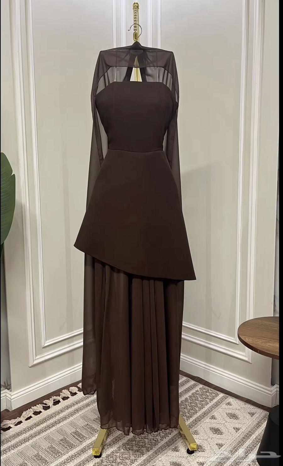 فساتين للبيع ع 300 والفوشي ب400 قابل لتفاوض64553581417731112