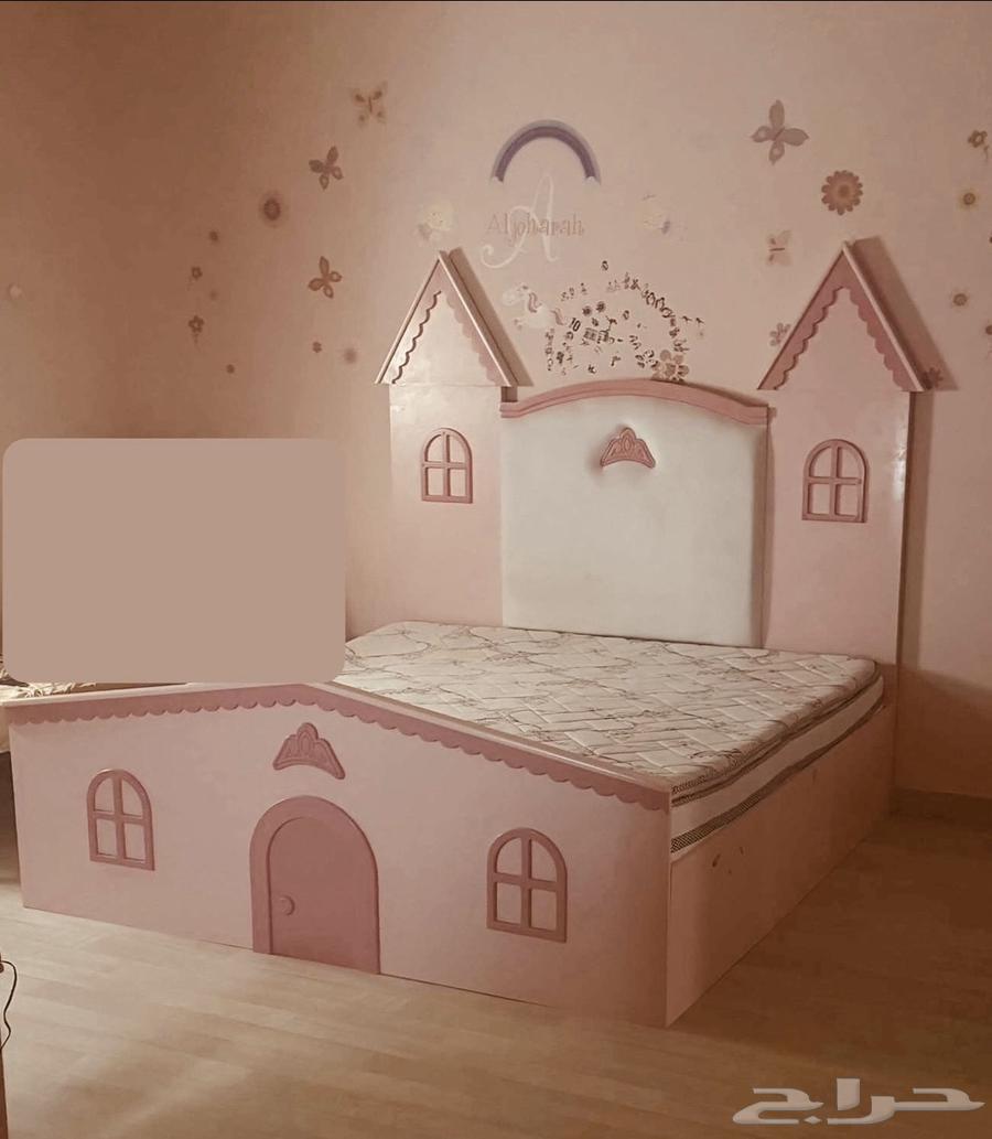 سرير اطفال نفرين كبير بالمرتبة64561221978626110