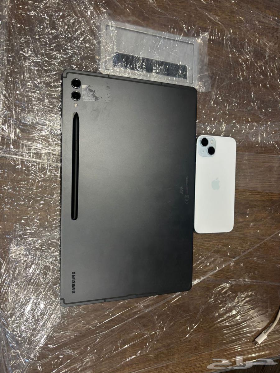 Tablet Galaxy and iPhone 15 Plus64557044494337113