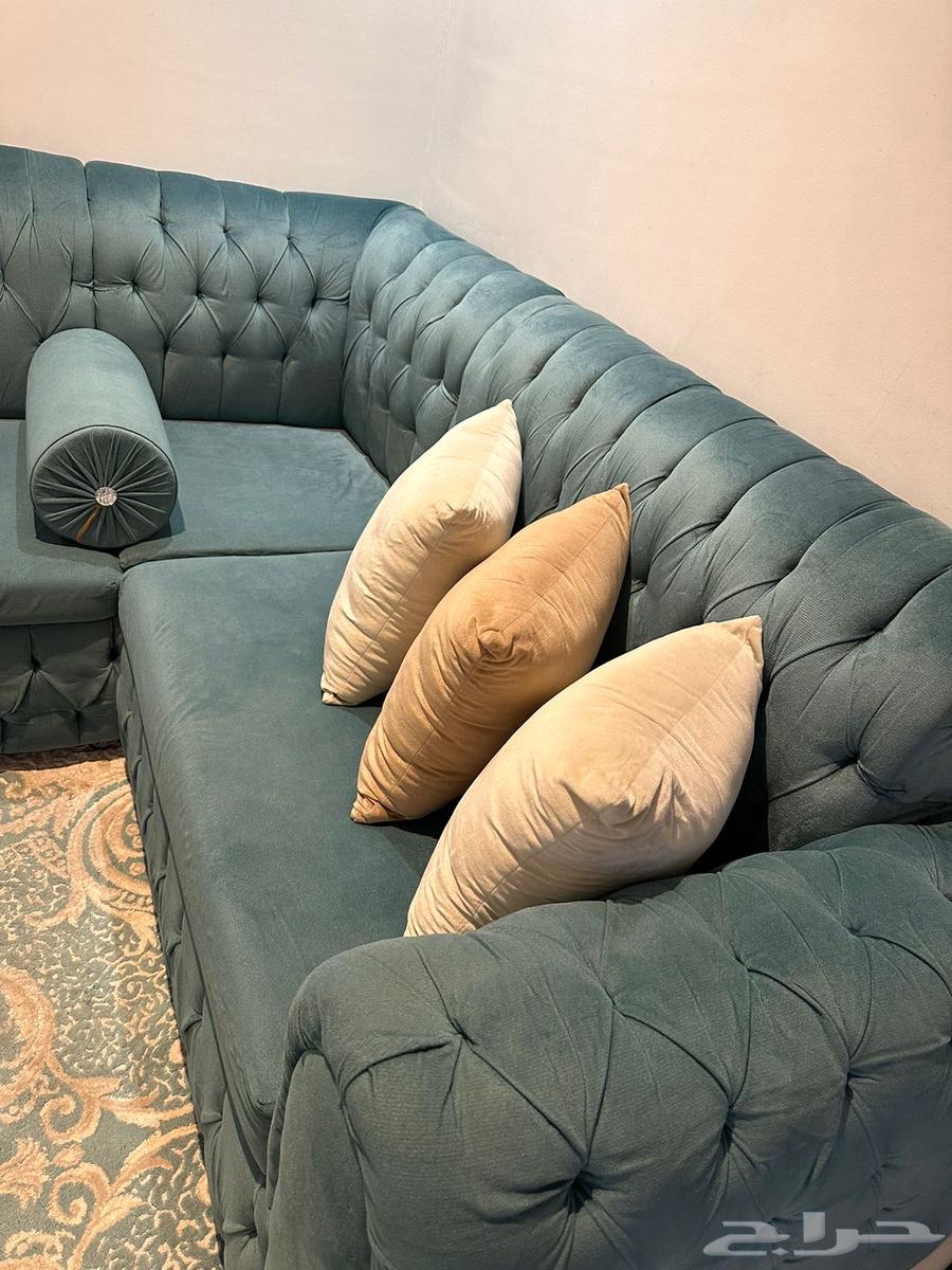 اثاث للبيع عباره عن كنب صاله ومدخله وطاولة تلفزيون64559224706051113