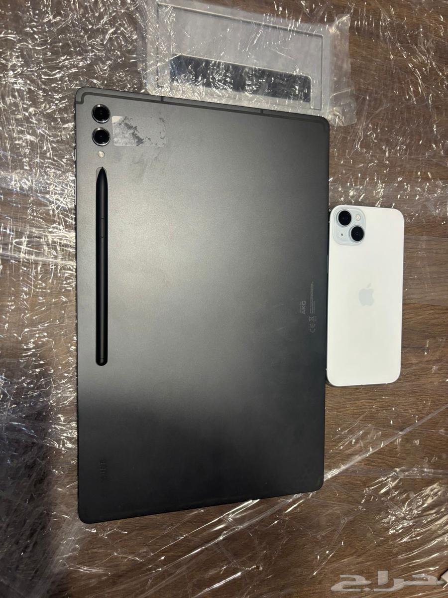 Tablet Galaxy and iPhone 15 Plus64557044494337110