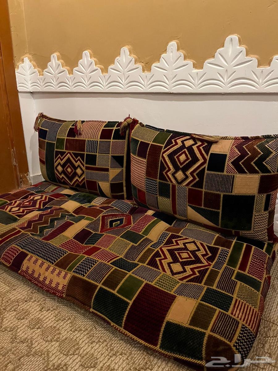 Floor seating session64561967586690114