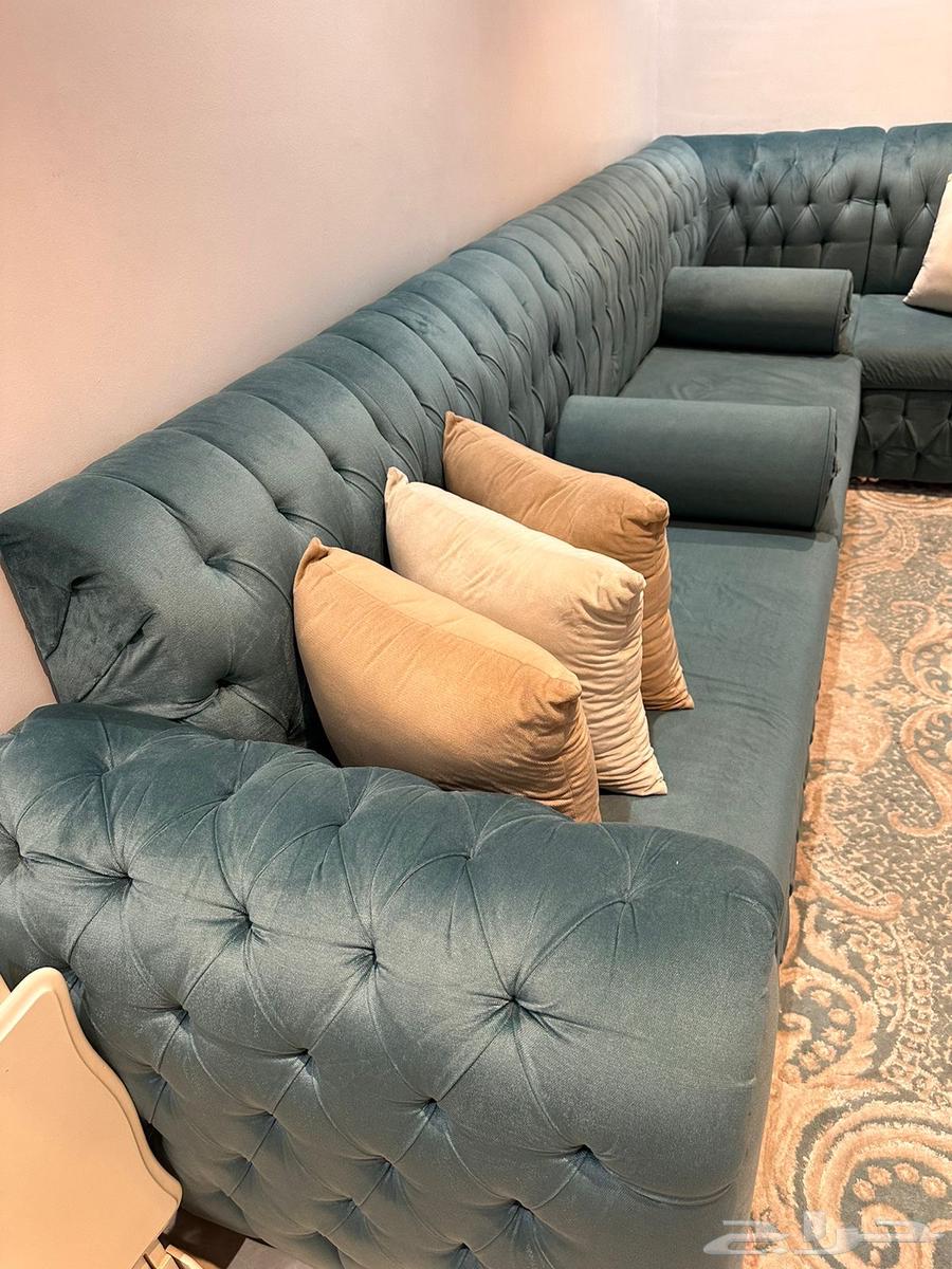 اثاث للبيع عباره عن كنب صاله ومدخله وطاولة تلفزيون64559224706051114